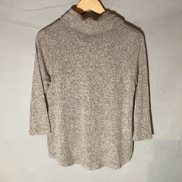 Gray knit, cowl neck, 3/4 length sleeves Sz M - Picture 5 of 5